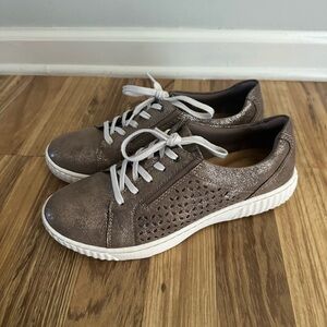 Clarks Collection Casual Sneakers Caroline Ella Metallic Size 8 M